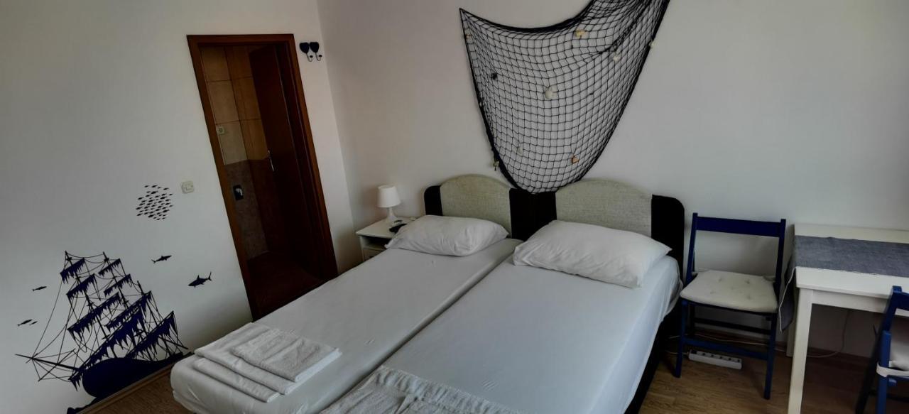 Apartmani Neva Supetar Ngoại thất bức ảnh