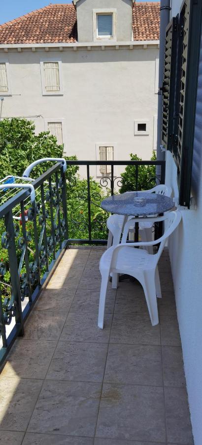 Apartmani Neva Supetar Ngoại thất bức ảnh
