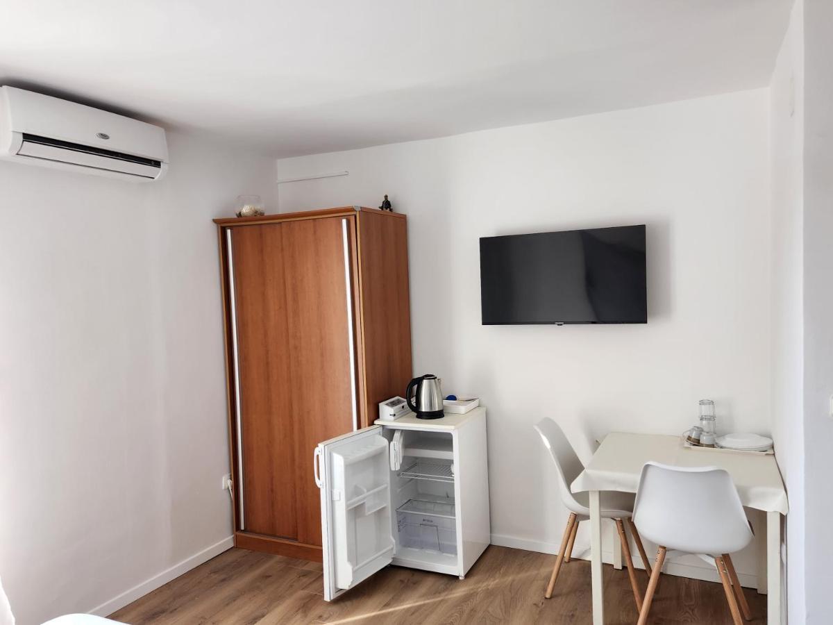 Apartmani Neva Supetar Ngoại thất bức ảnh