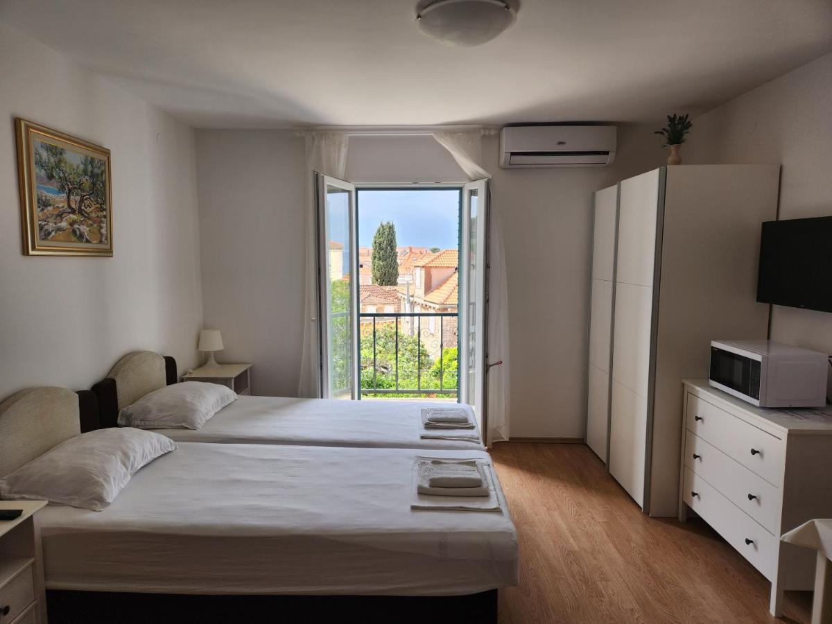 Apartmani Neva Supetar Ngoại thất bức ảnh