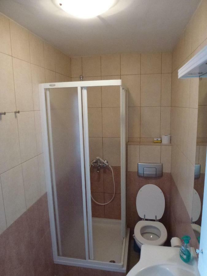 Apartmani Neva Supetar Ngoại thất bức ảnh