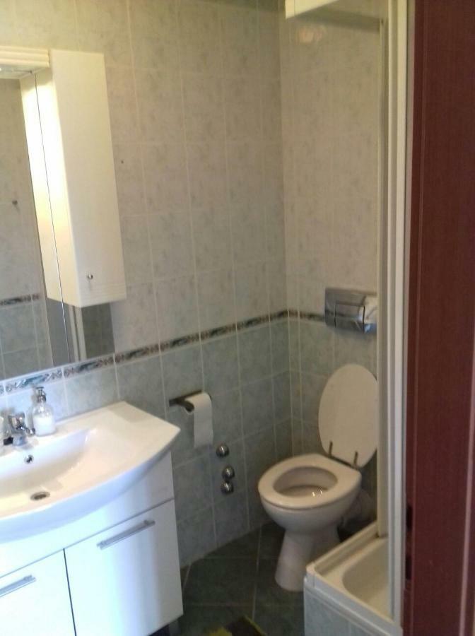 Apartmani Neva Supetar Ngoại thất bức ảnh